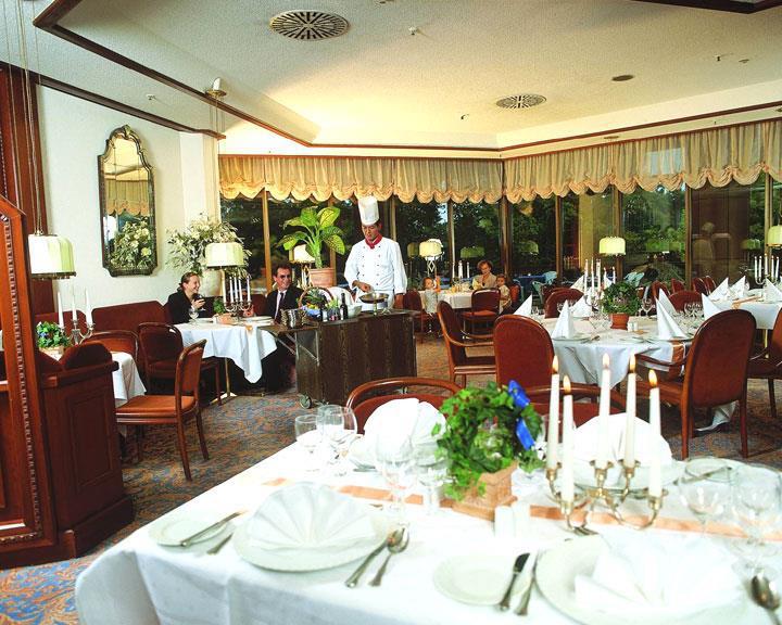玛丽蒂姆巴特洪堡酒店 餐厅 照片
